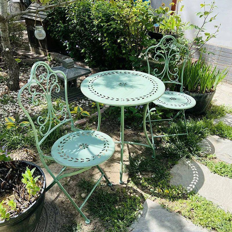 Outdoor Furniture Metal Chairs - โต๊ะและเก้าอี้เหล็กสไตล์ฝรั่งเศสสำหรับกลางแจ้ง เฟอร์นิเจอร์ลานบ้านสำหรับสวน เบาะพิงโลหะสีขาว เก้าอี้สวนสไตล์ชนบทสำหรับระเบียง